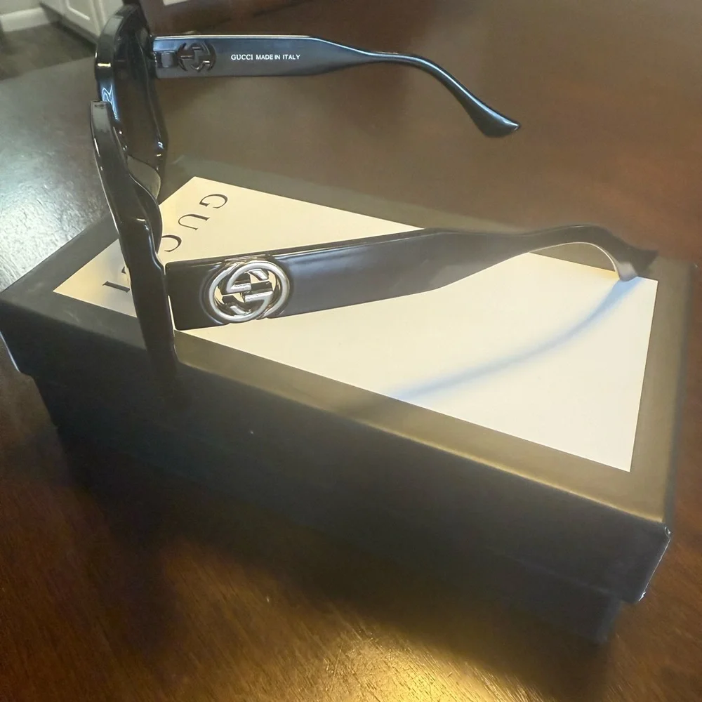 Gucci Black Gradient Sunglasses - Picture 2 of 2